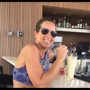 Meet your Posher, Debbie